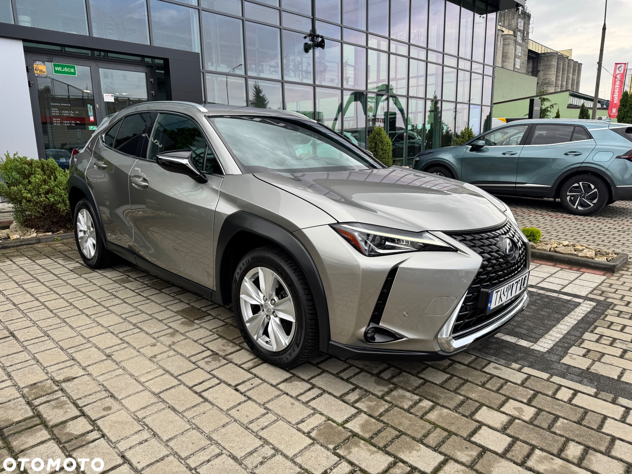 Lexus UX - 5