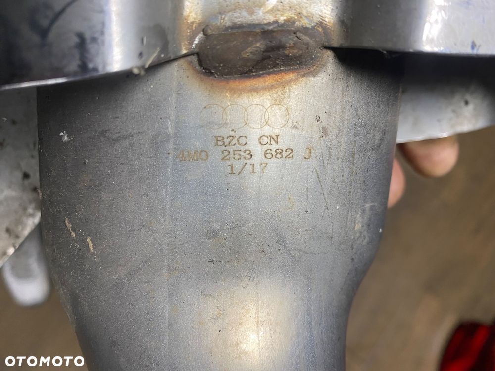 Audi Q7 Końcówka Nakładka Wydechu 4M0253682J ORG - 2
