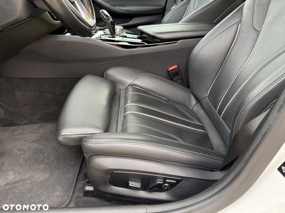 BMW Seria 5 540i GPF Luxury Line - 16