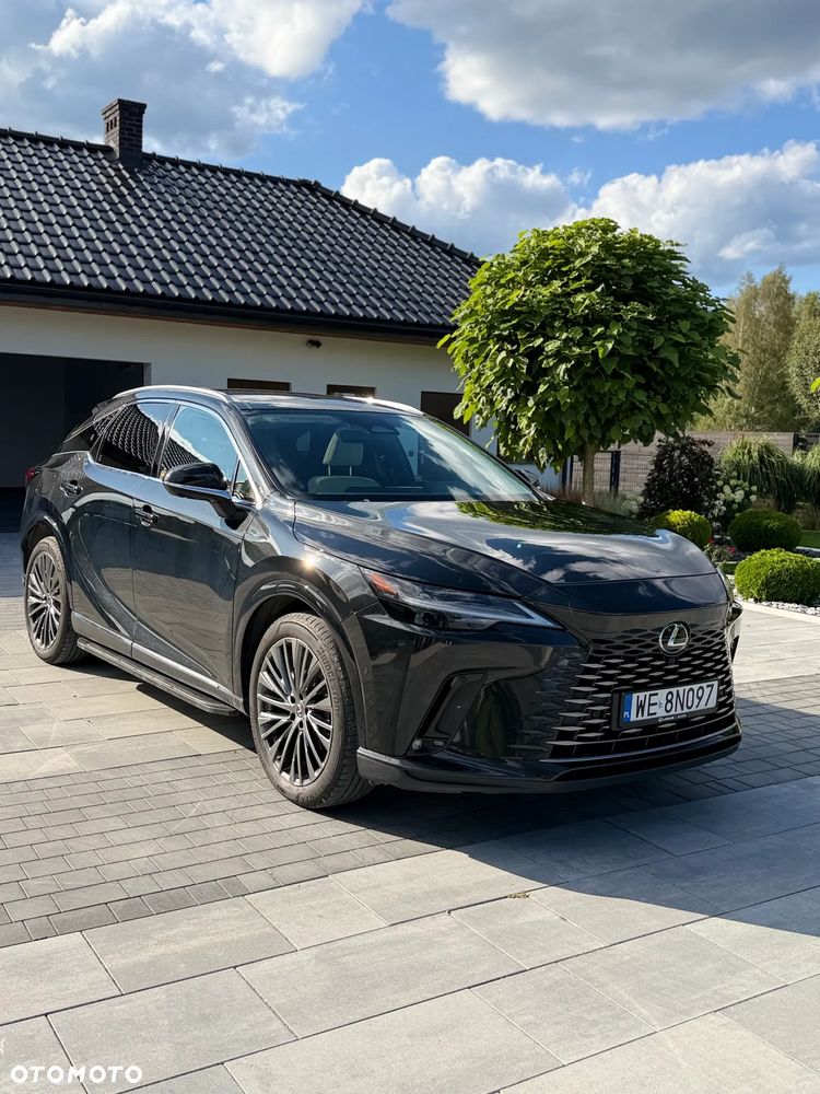Lexus RX 450h+ Omotenashi