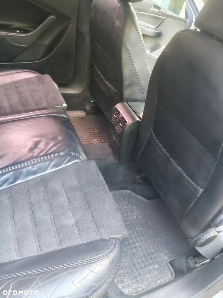 Volkswagen Passat 1.9 TDI Highline - 25