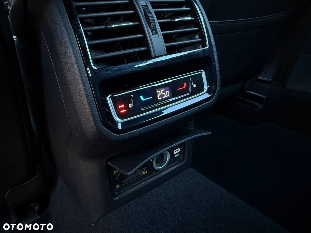 Volkswagen Arteon 2.0 TDI SCR 4Motion DSG R-Line - 31