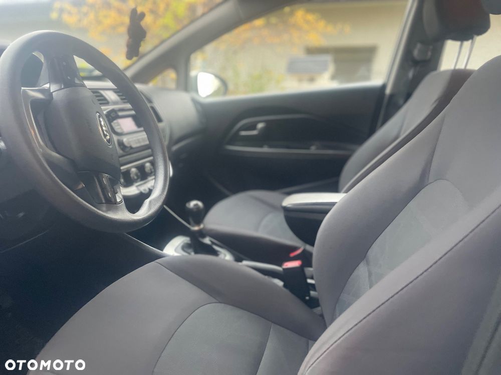 Kia Rio - 5