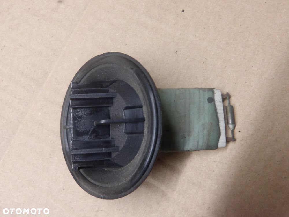 VW FOX 1.2B 3D 05-11R REZYSTOR OPORNIK DMUCHAWY - 2