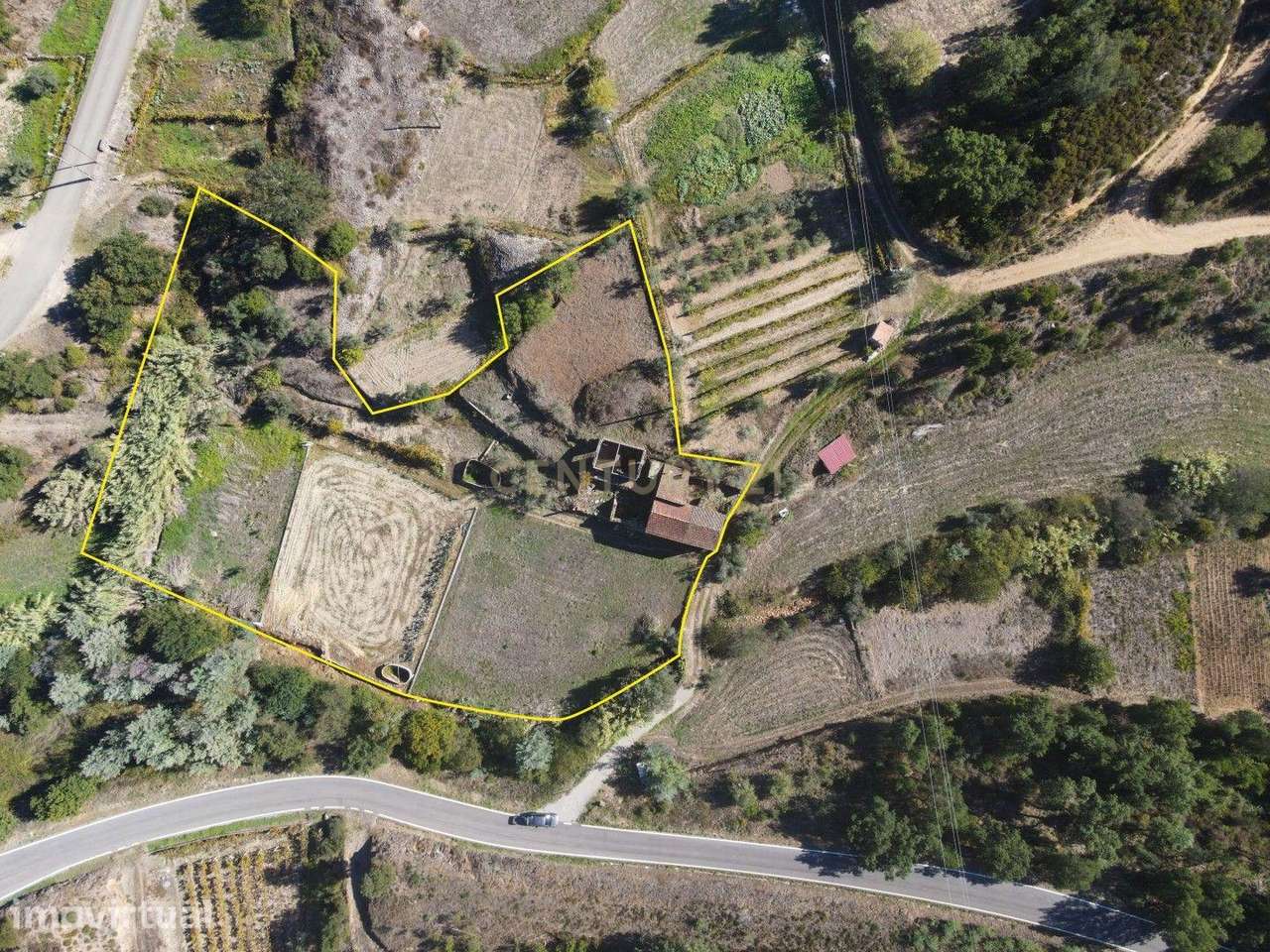 DUAS CASAS DE PEDRA | OPORTUNIDADE DE INVESTIMENTO! - Grande imagem: 3/46
