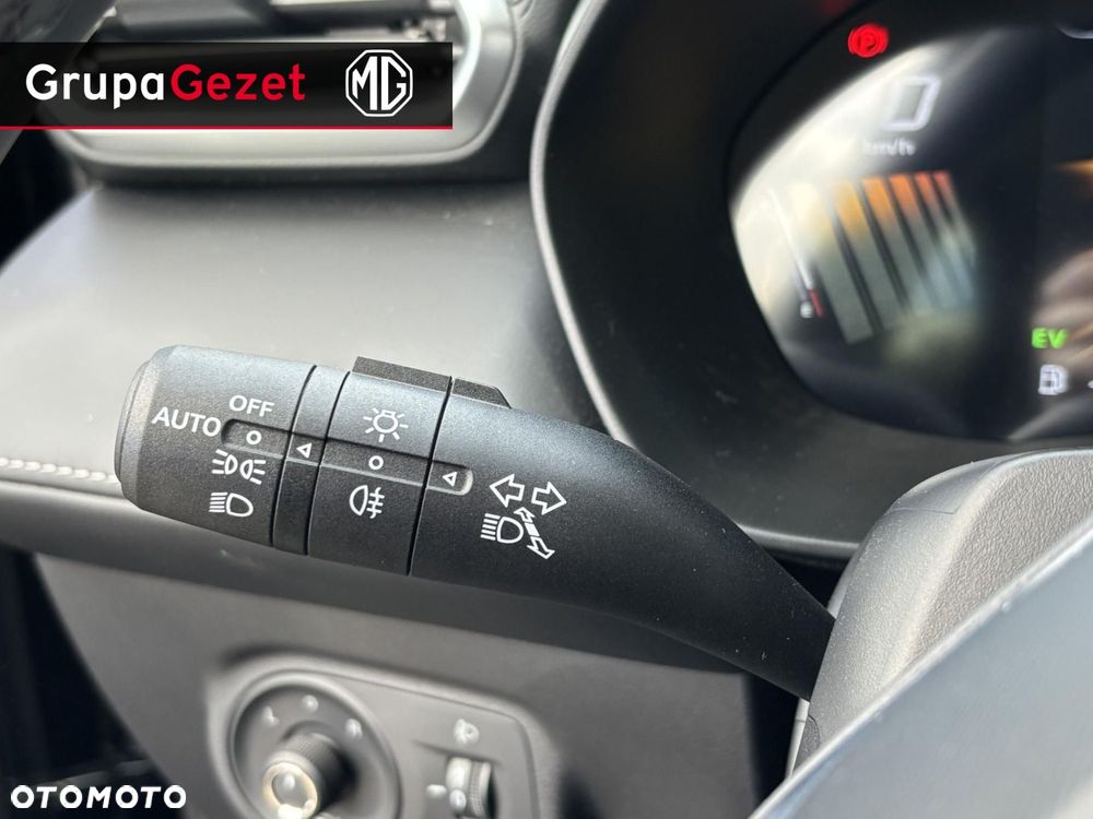 MG ZS - 12