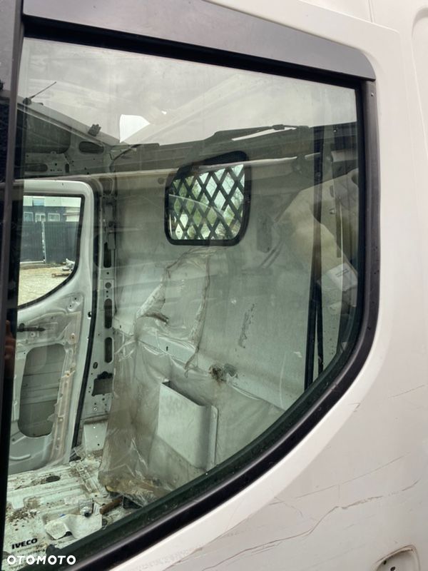 Szyba drzwi lewych Iveco Daily 2014- - 1