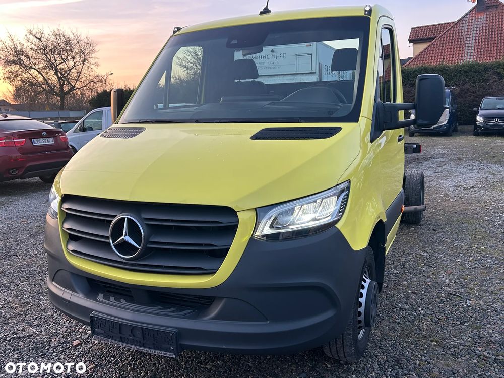 Mercedes-Benz Sprinter - 2
