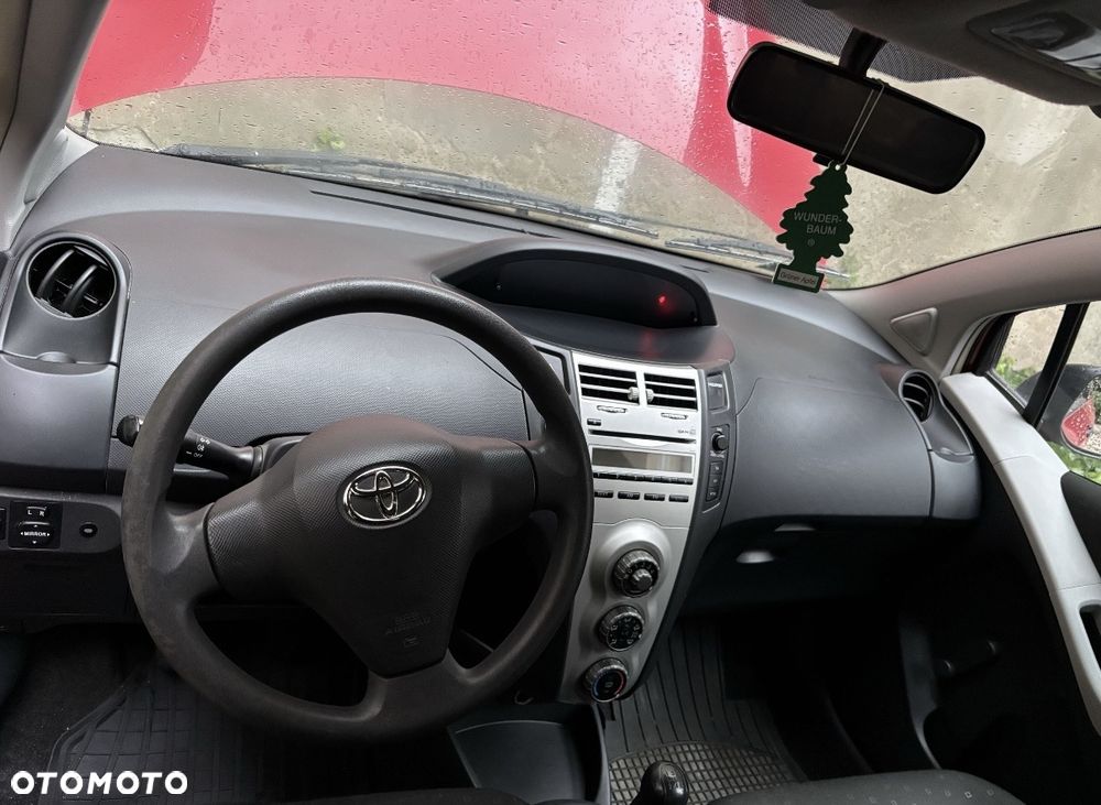 Toyota Yaris 1.0 Luna - 5