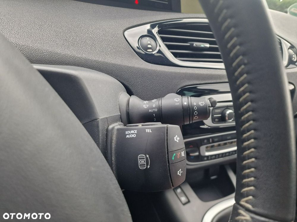 Renault Grand Scenic - 31