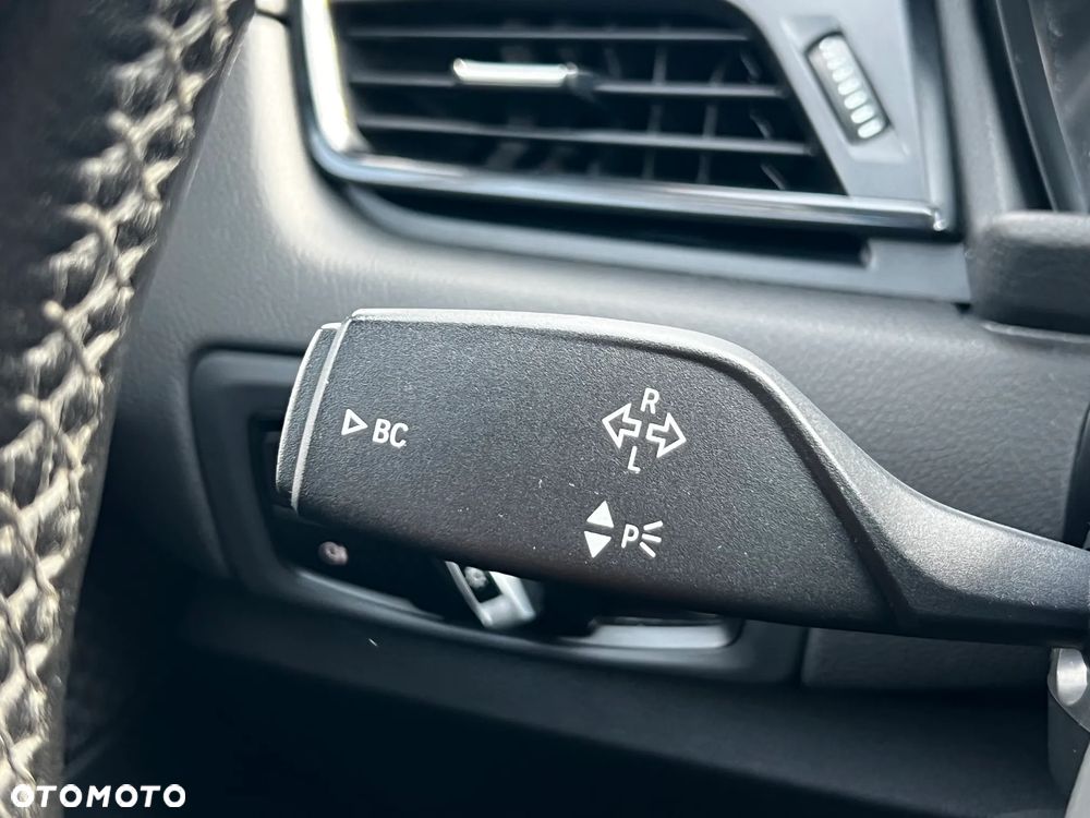 BMW Seria 2 218d Advantage - 31