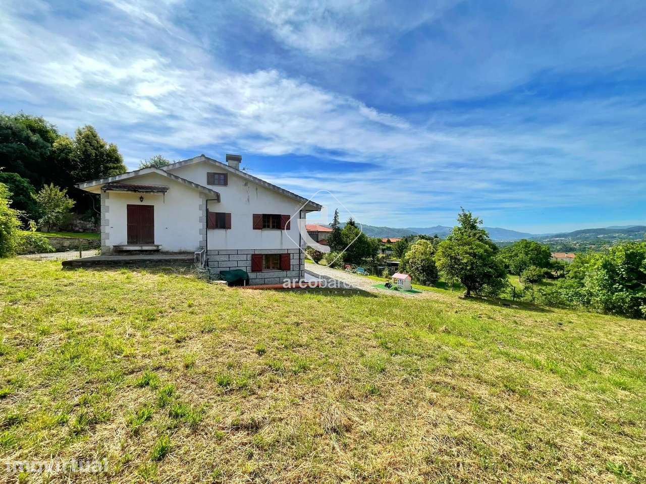 Moradia T4 em S. Cosme - Arcos de Valdevez - Grande imagem: 4/32