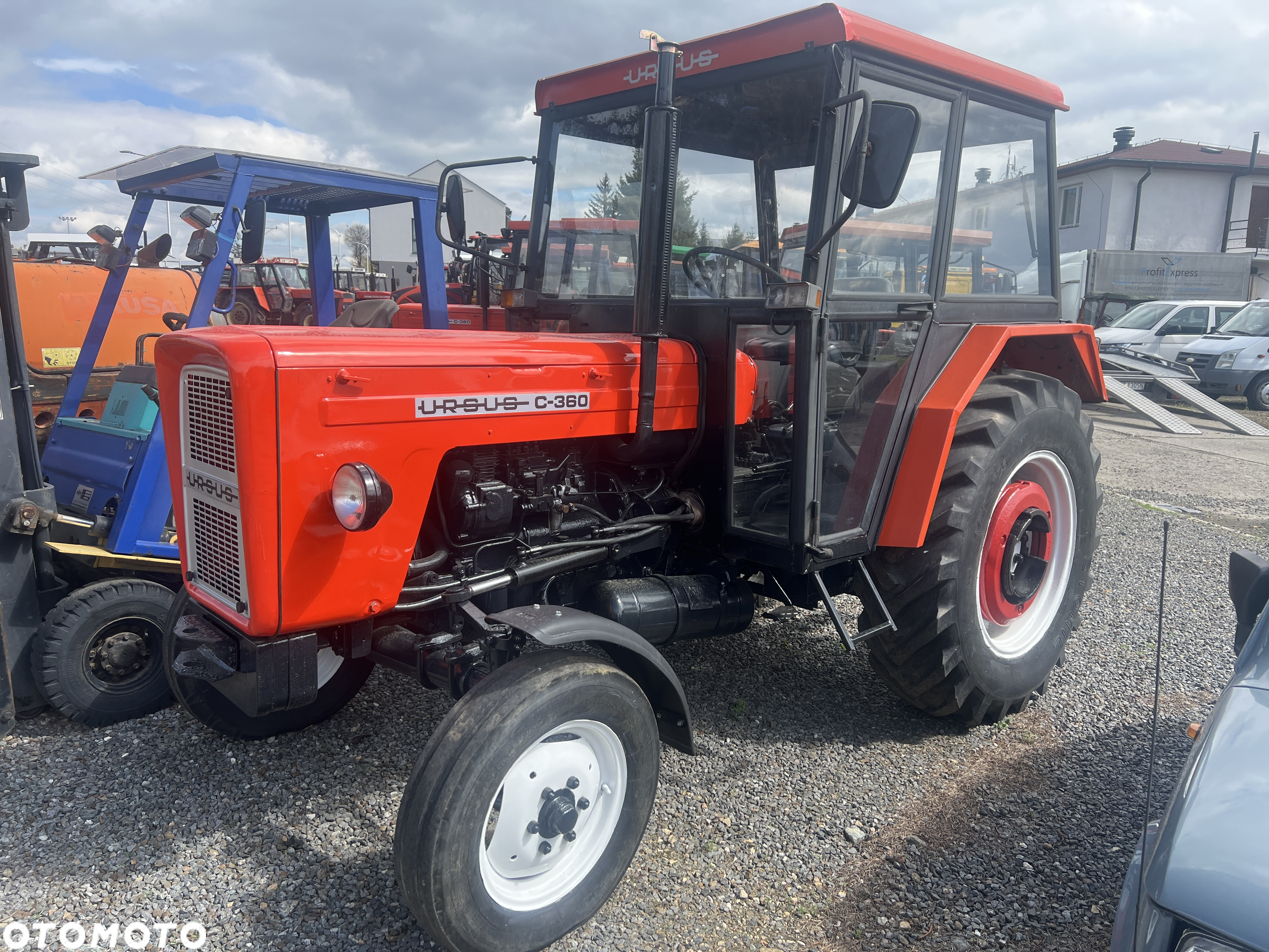 Ursus 11054 - 35