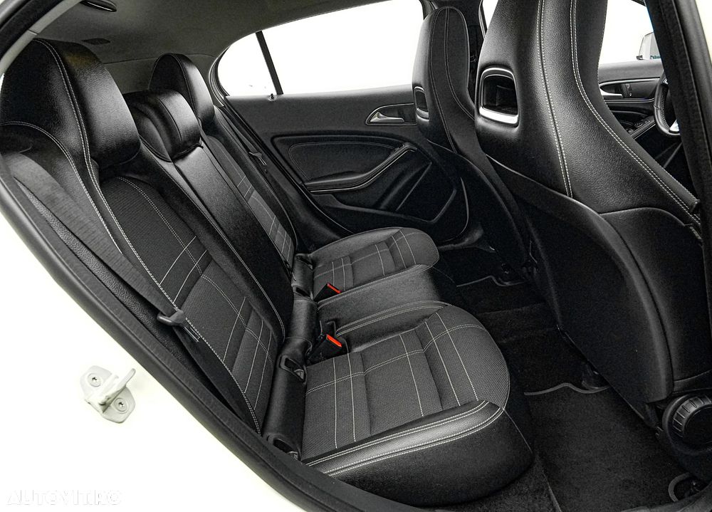 Mercedes-Benz GLA 200 d 4MATIC 7G-DCT Urban - 17