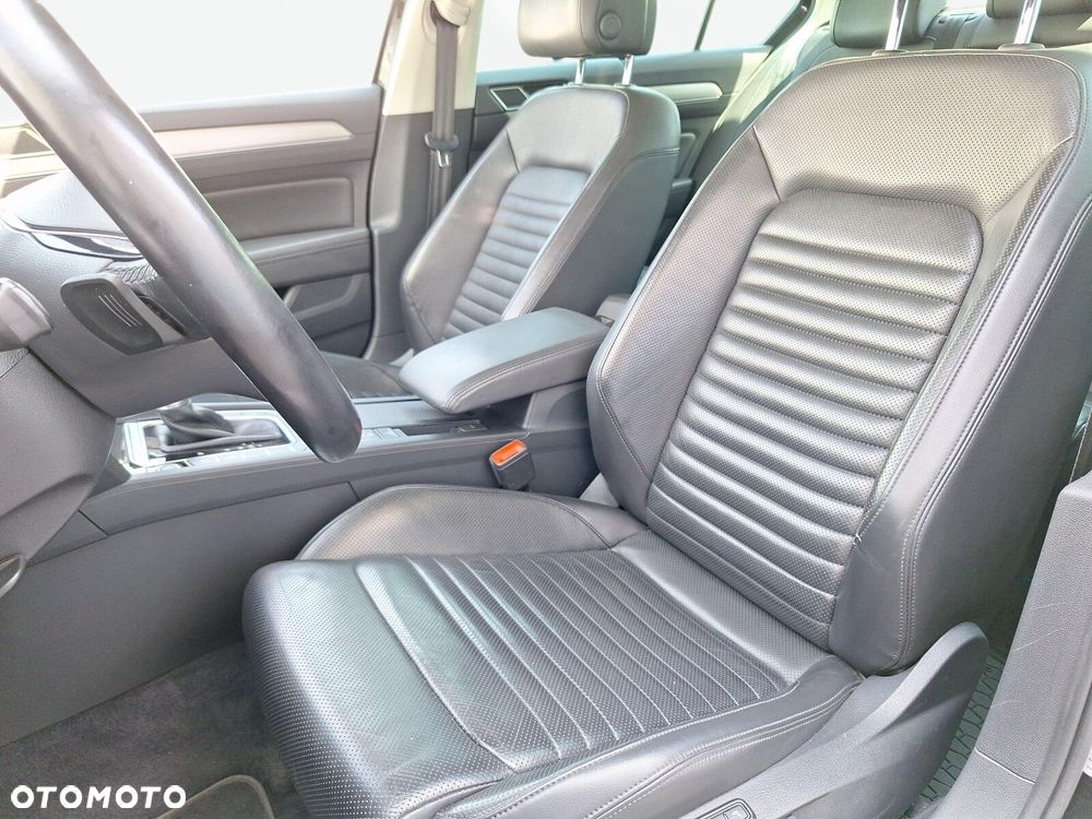Volkswagen Passat 2.0 TSI 4Mot Highline DSG - 11
