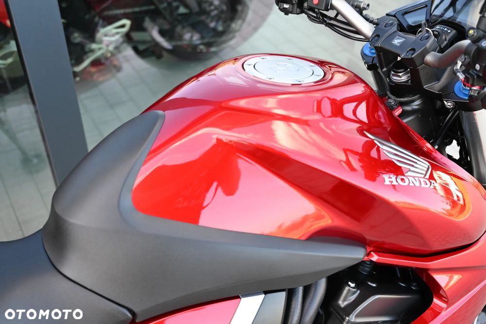 Honda CB - 12