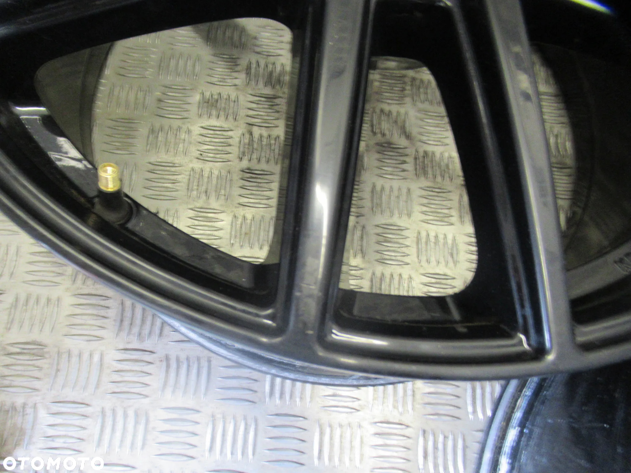 Felgi Vw Arteon Passat T-Rock Tiguan Audi A3 A4 A6 Q2 Q3 Q5 Mercedes Skoda 8Jx19 et47 5x112 - 8
