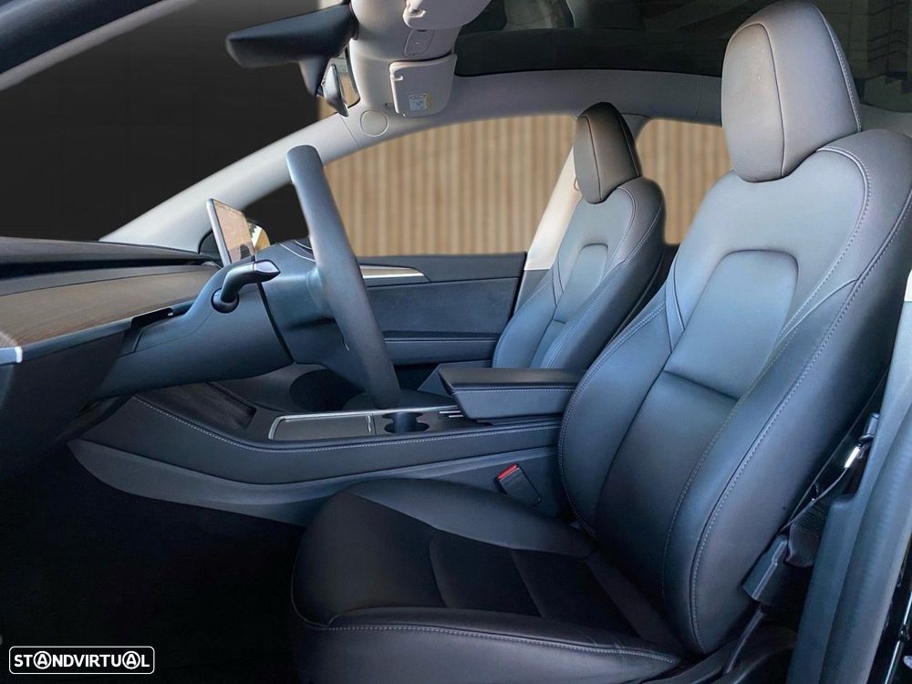 Tesla Model Y Standard RWD - 5