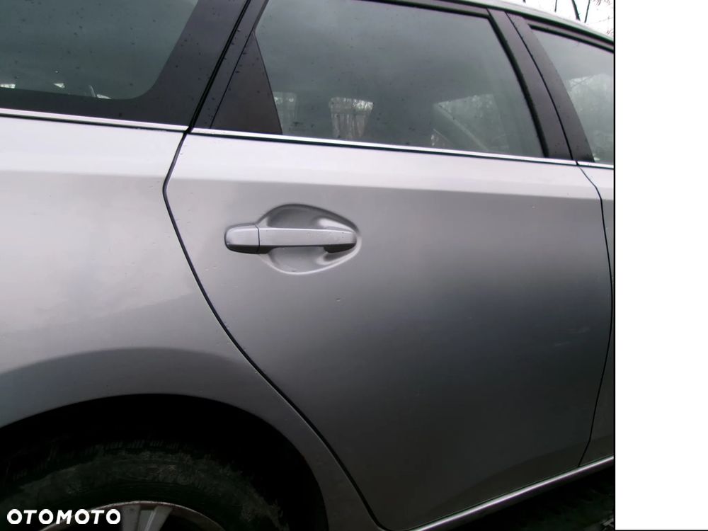 DRZWI PRAWY TYŁ TOYOTA AURIS II  12-18  KOMBI  1F7 - 1