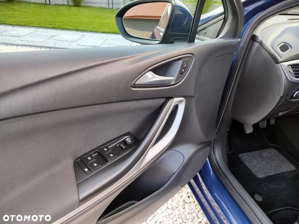 Opel Astra 1.2 Turbo - 19