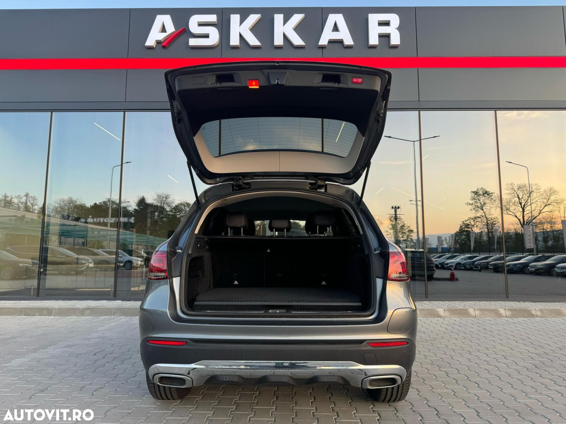 Mercedes-Benz GLC 300 e 4Matic 9G-TRONIC - 7