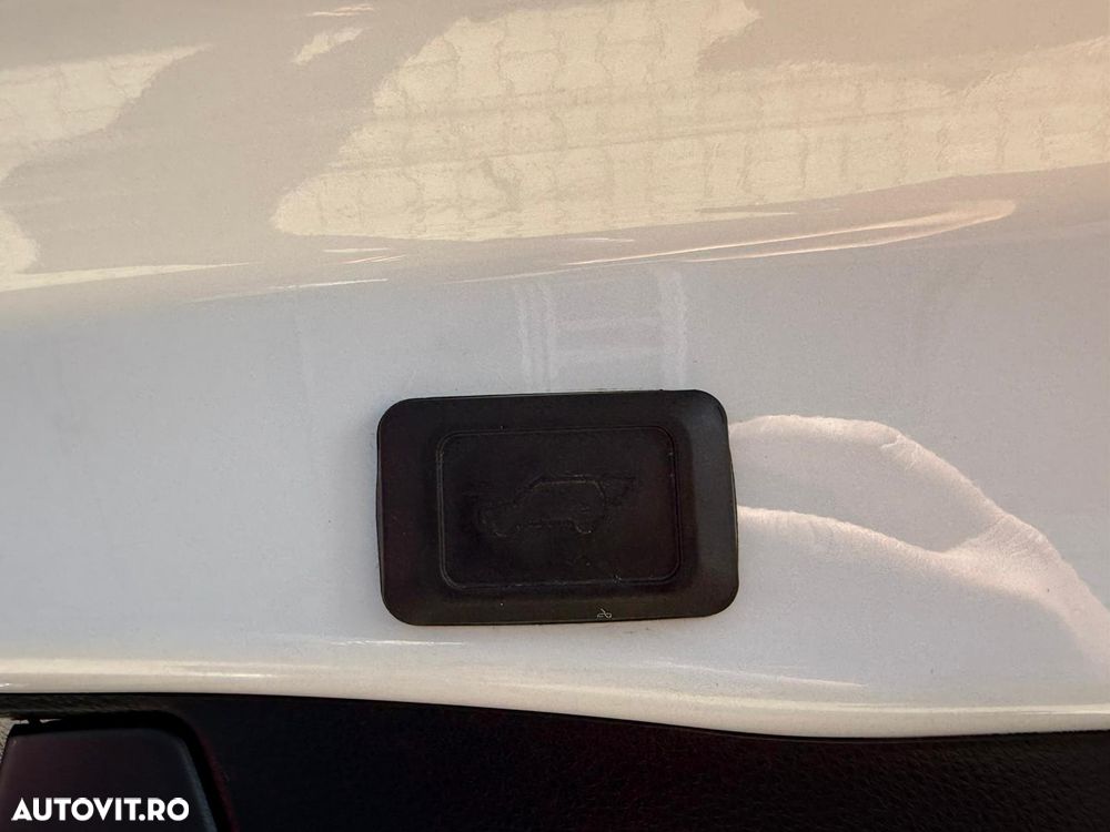 Toyota RAV4 2.5 VVT-iE 4x4 Luxury Premium - 12