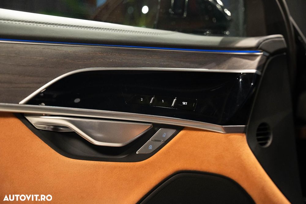 Audi A8 55 TFSI quattro Tiptronic MHEV - 32