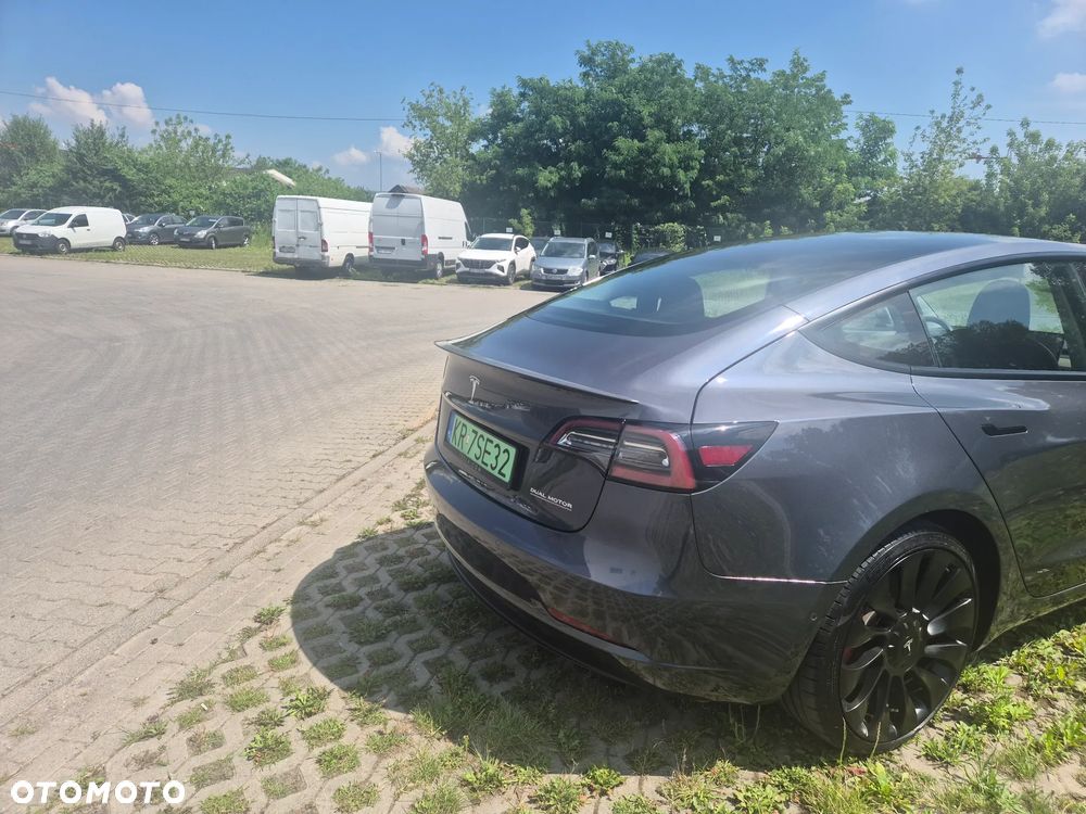 Tesla Model 3 - 5