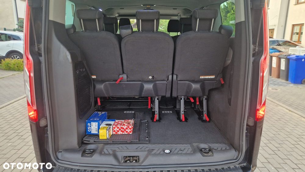 Ford Tourneo Custom - 21