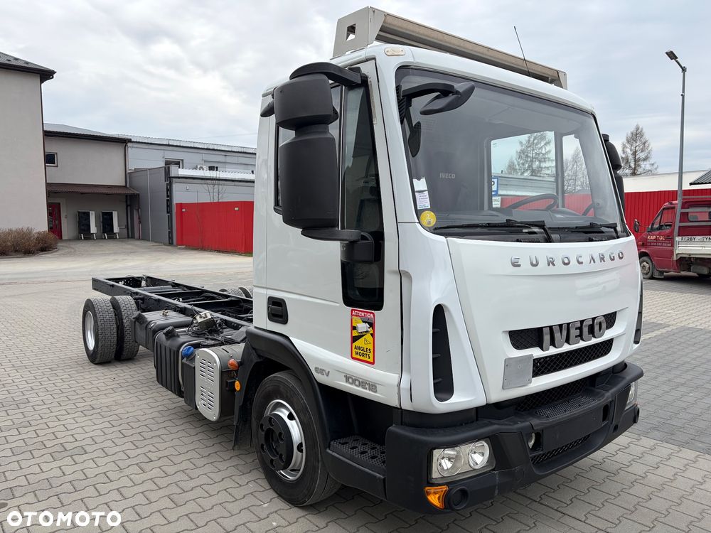 Iveco Eurocargo 100e18 rama do zabudowy 6,4m  poduszka klima - 2