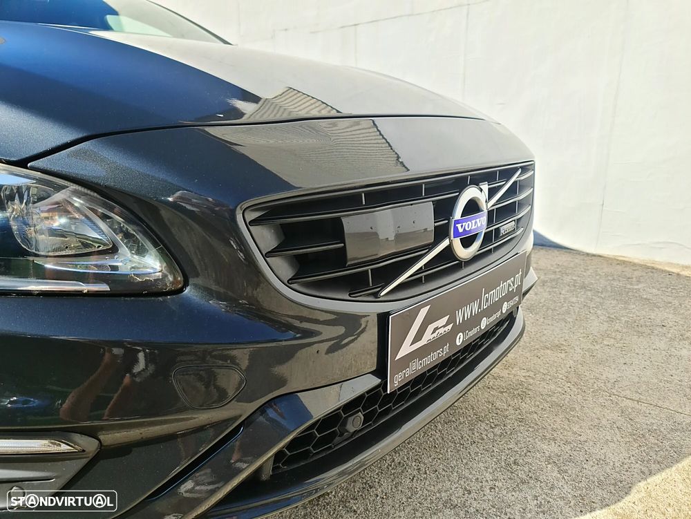 Volvo V60 2.4 D6 R-Design Sum.AWD Phev - 4
