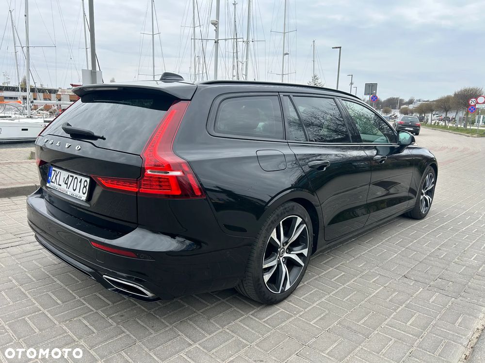 Volvo V60 B4 D R-Design - 1