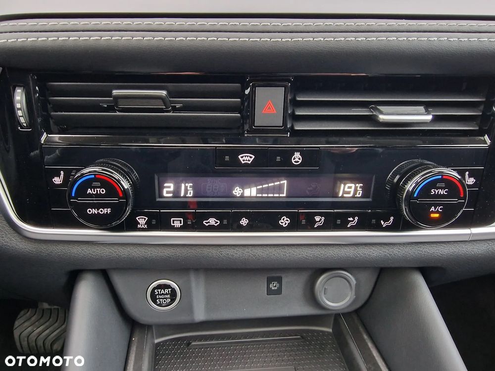 Nissan Qashqai 1.3 DIG-T MHEV N-Connecta Xtronic - 12