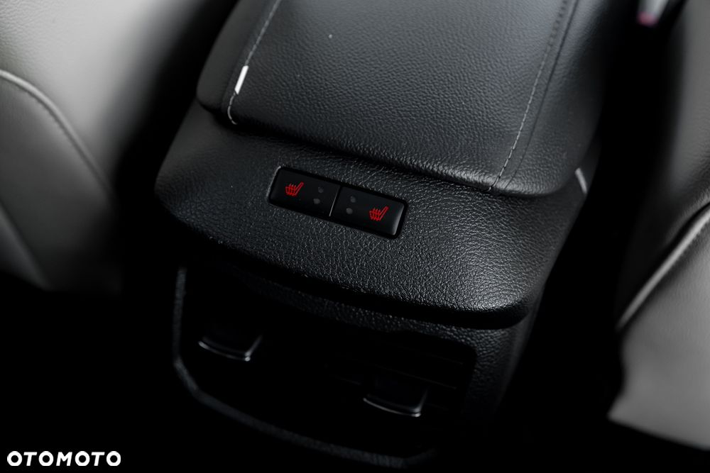 Ford Mondeo 2.0 EcoBoost ST-Line - 25
