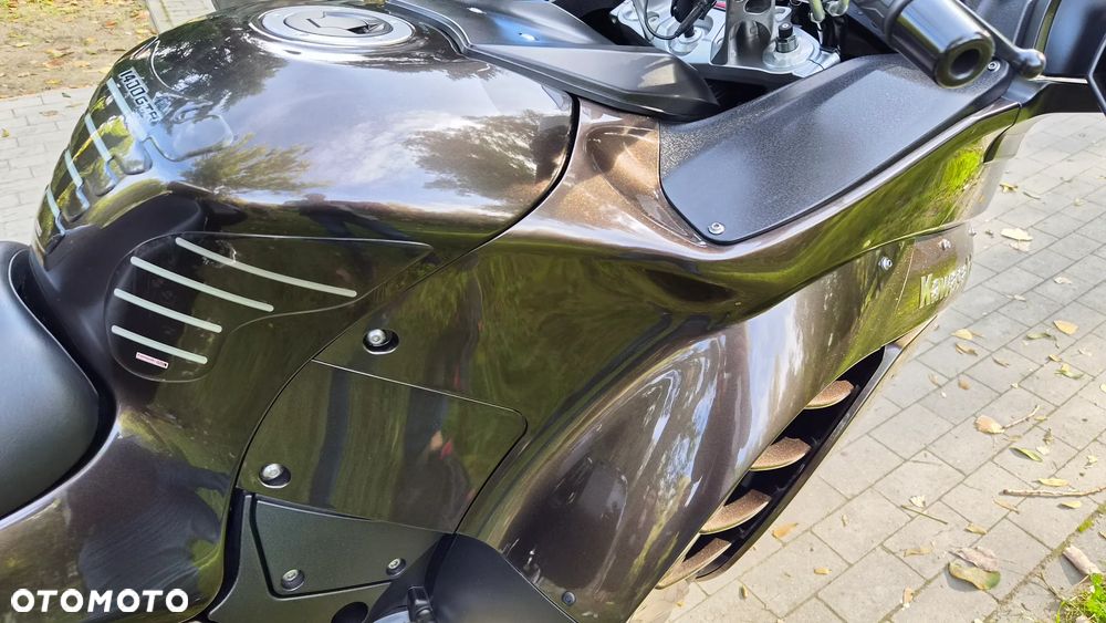 Kawasaki GTR - 16