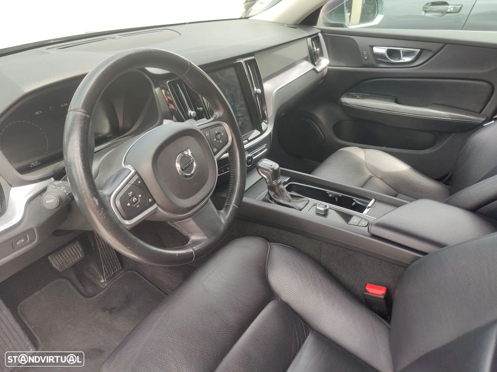 Volvo V60 2.0 D3 Momentum Geartronic - 2