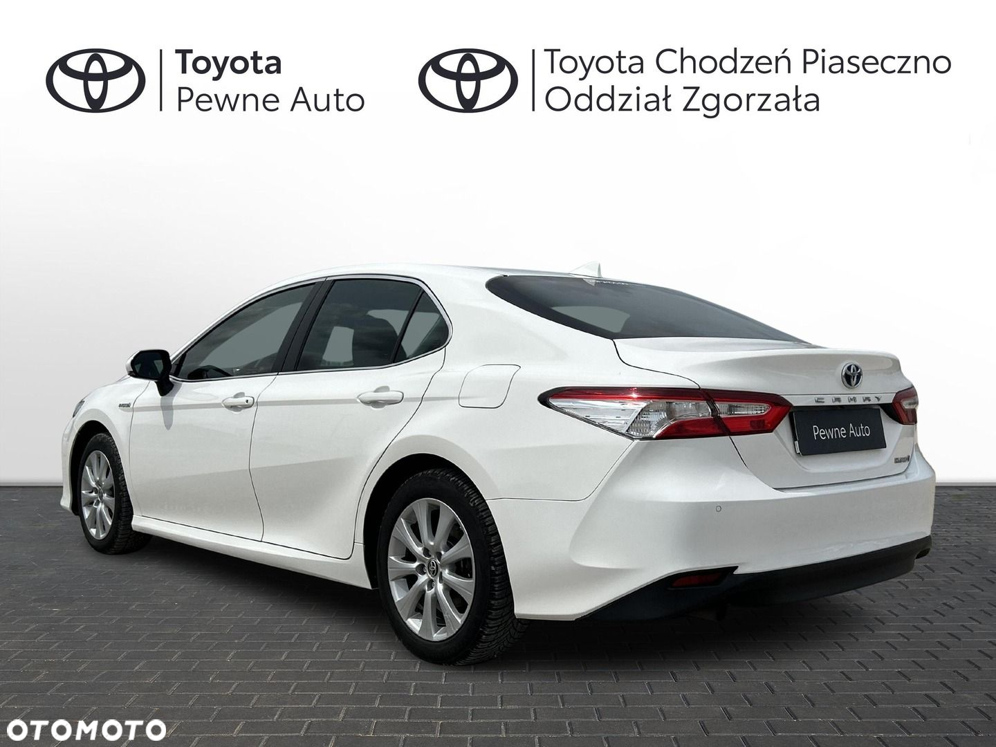 Toyota Camry - 5