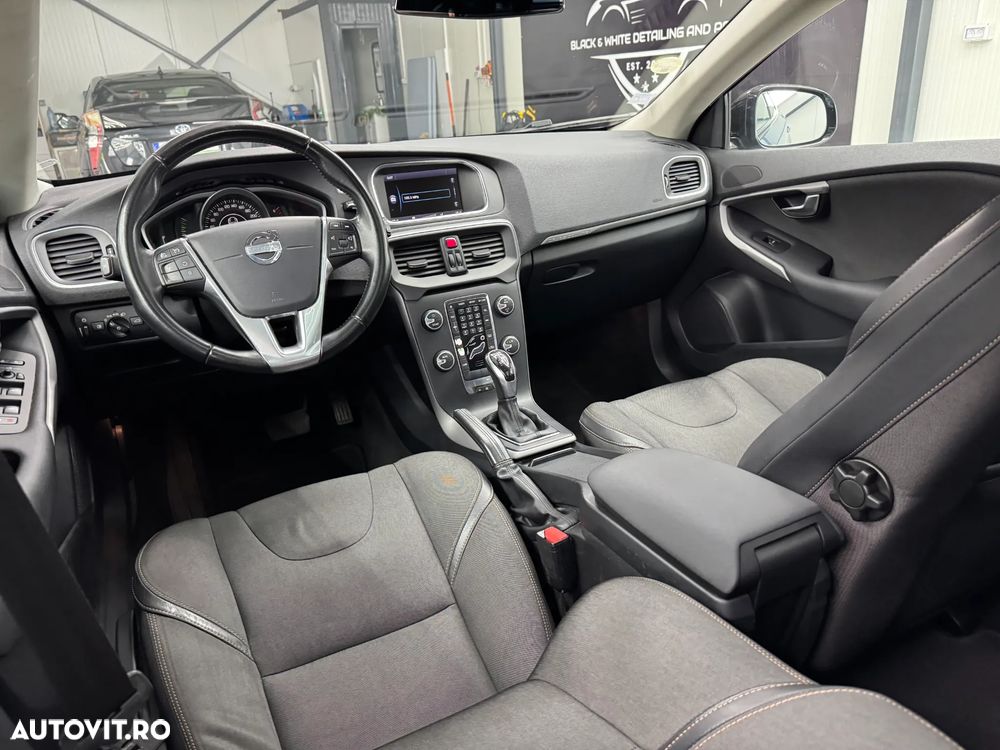 Volvo V40 D3 Geartronic Momentum - 17