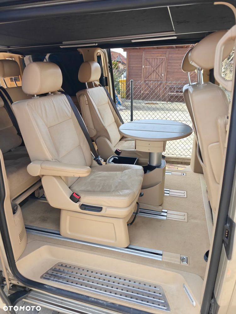 Volkswagen Multivan - 12