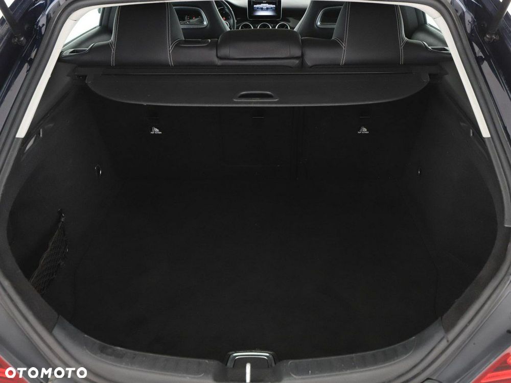 Mercedes-Benz CLA 180 d 7G-DCT - 21
