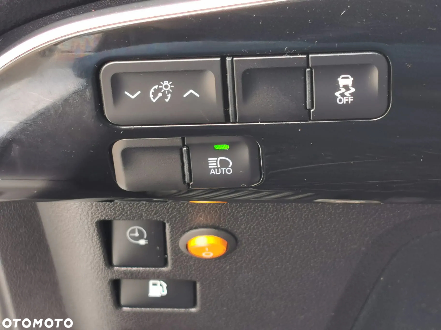 Toyota Prius Plug-in (Hybrid) Comfort - 36