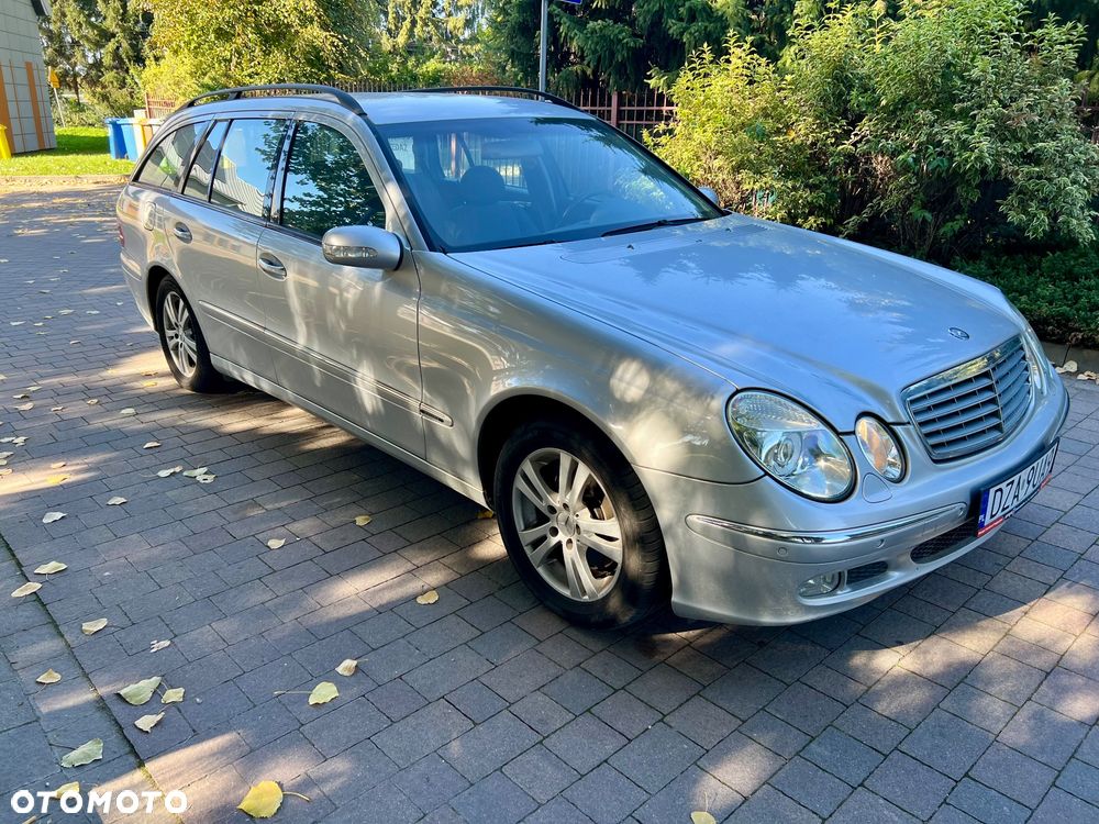 Mercedes-Benz Klasa E 320 4-Matic T Elegance - 3