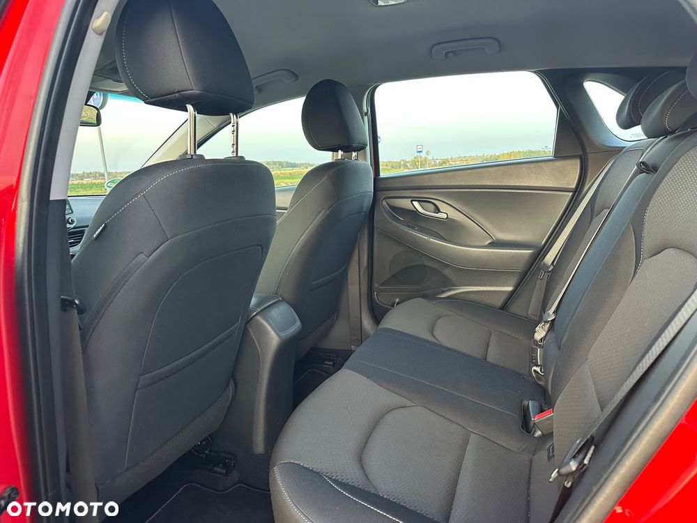 Hyundai i30 blue 1.4 Passion - 11