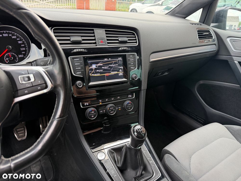 Volkswagen Golf - 17