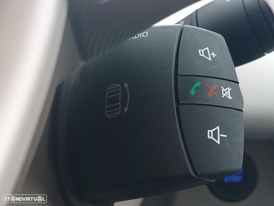 Renault Zoe (c/ Bateria) Life 40 Q90 - 18