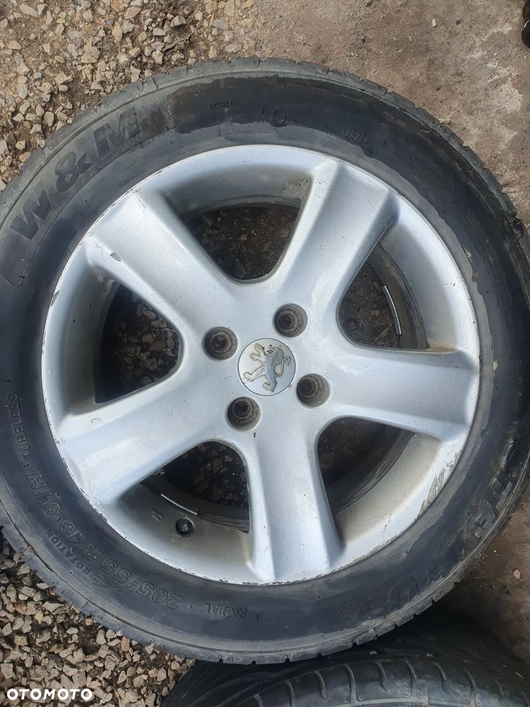 Oryginalne 16-calowa felgi aluminiowe + opony letnie 2024r Peugeot model Ariane o rozstawie śrub 4x108 - 4