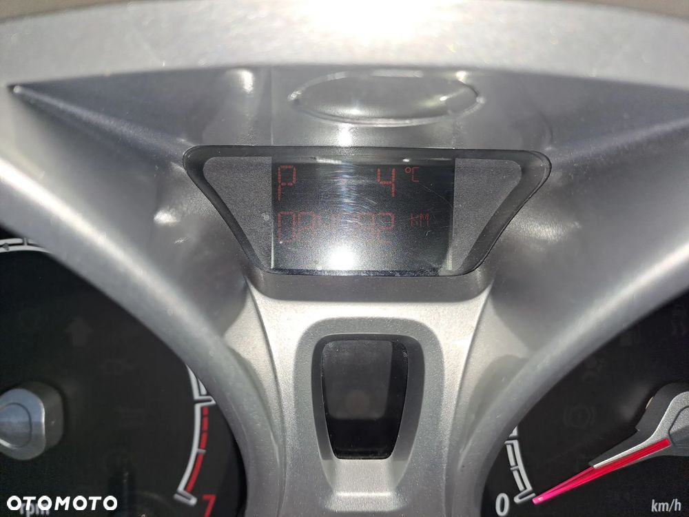 Ford Fiesta 1.4 Ghia - 5