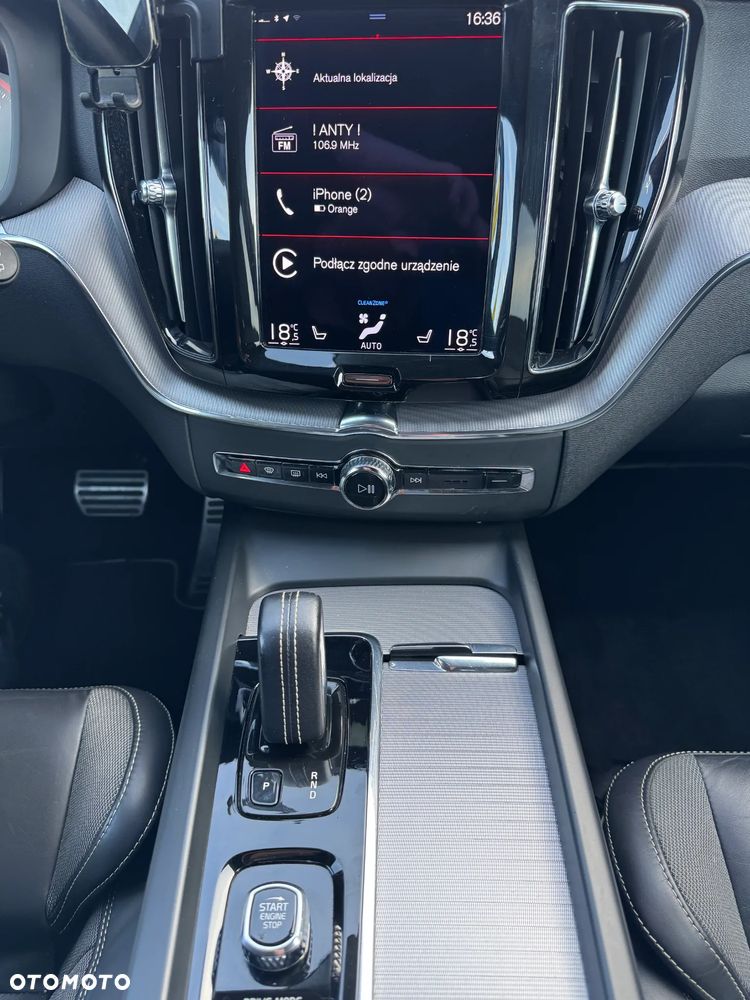 Volvo XC 60 B5 D AWD R-Design - 21