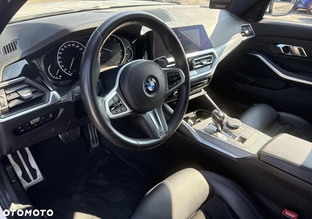BMW Seria 3 330i M Sport sport - 12