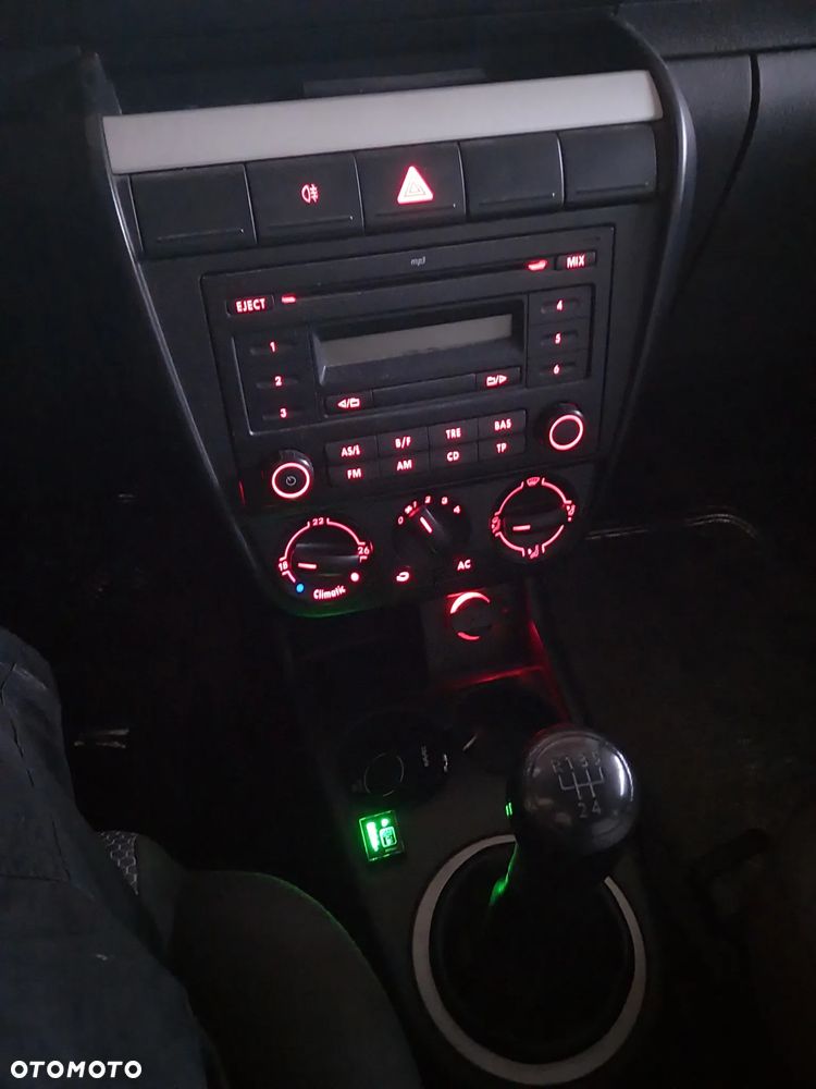 Volkswagen Fox 1.2 - 8